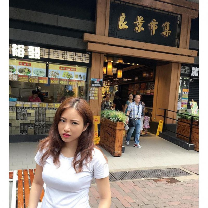 网络红人美女KisaBBB比基尼自拍图片