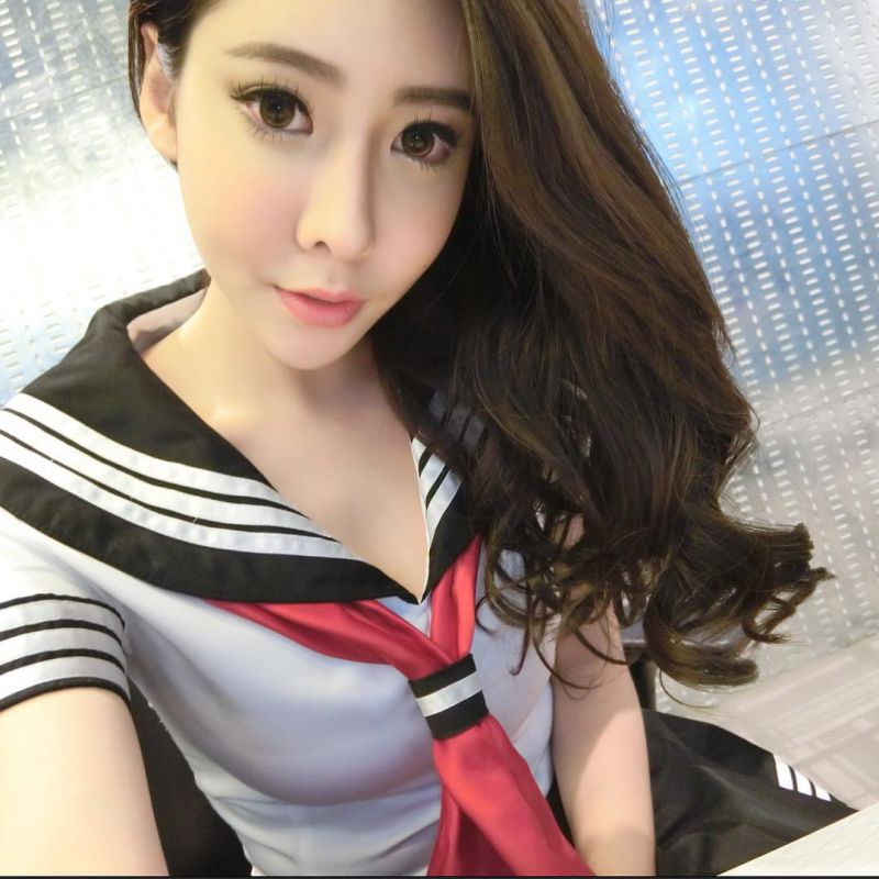 性感模特儿Melody Low爆乳诱惑写真图片