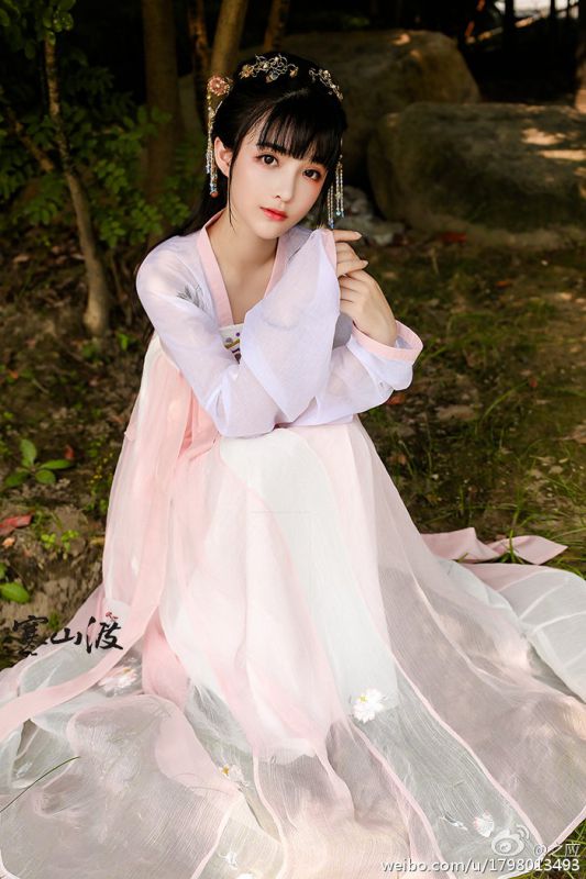 小清新美少女之应可爱俏皮写真