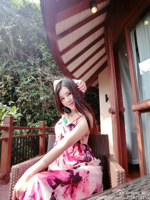 内地女模特Yang_杨歆儿清纯私拍图片合辑