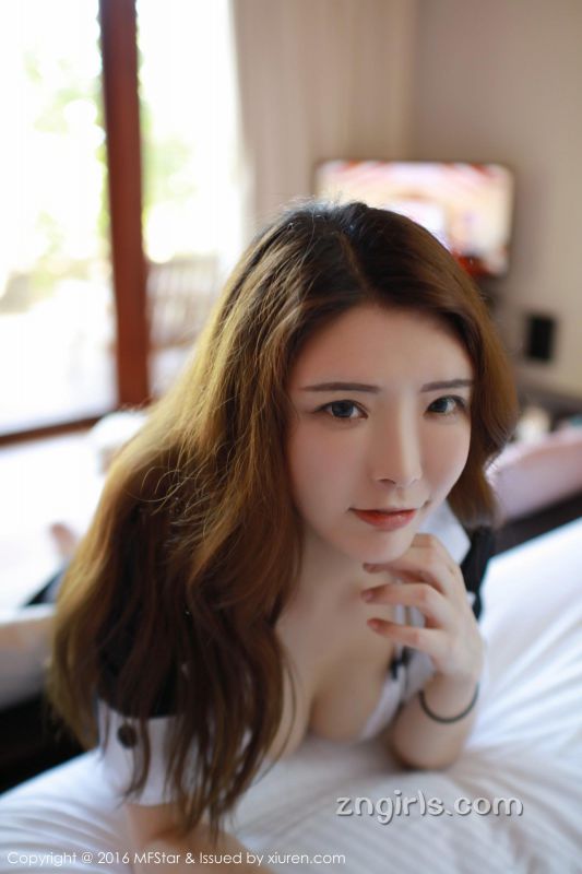 模范学院制服装美女夏小秋秋秋酥胸诱惑写真