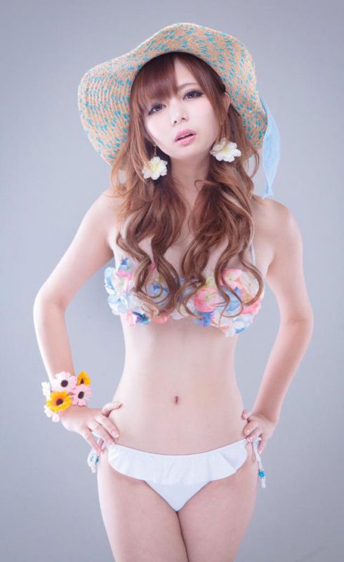 日本美女模特早みる私拍美图欣赏
