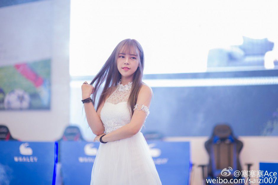 90后漂亮美眉塞塞塞Ace私拍美图大全
