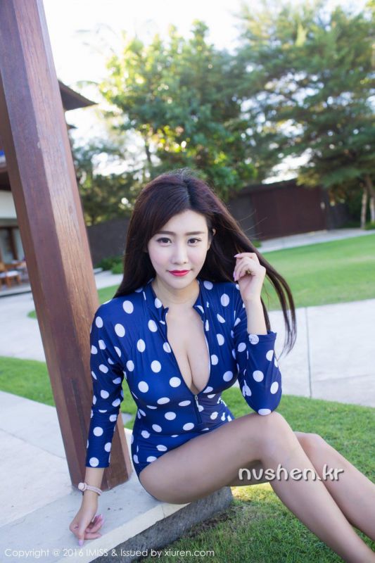 爱蜜社邻家美人程小烦不烦私拍写真图片