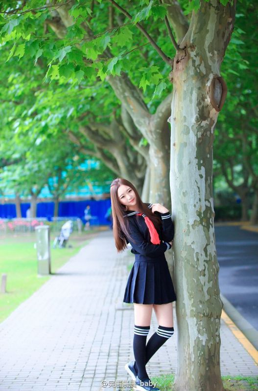 学生妹模特吴晨展览会私拍图片
