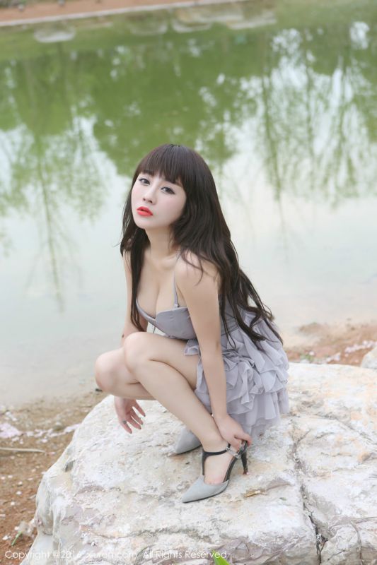 秀人网宅男女神陈巧蓓isabella巨乳诱惑写真