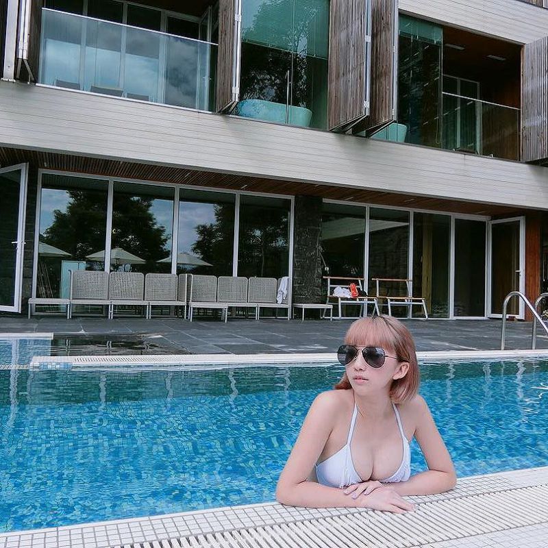台湾美女Amilus Hu自拍图片合辑