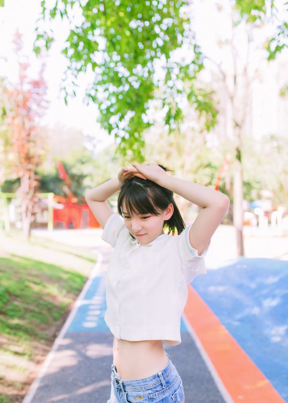 清纯女主播赵小臭小清新私拍美图