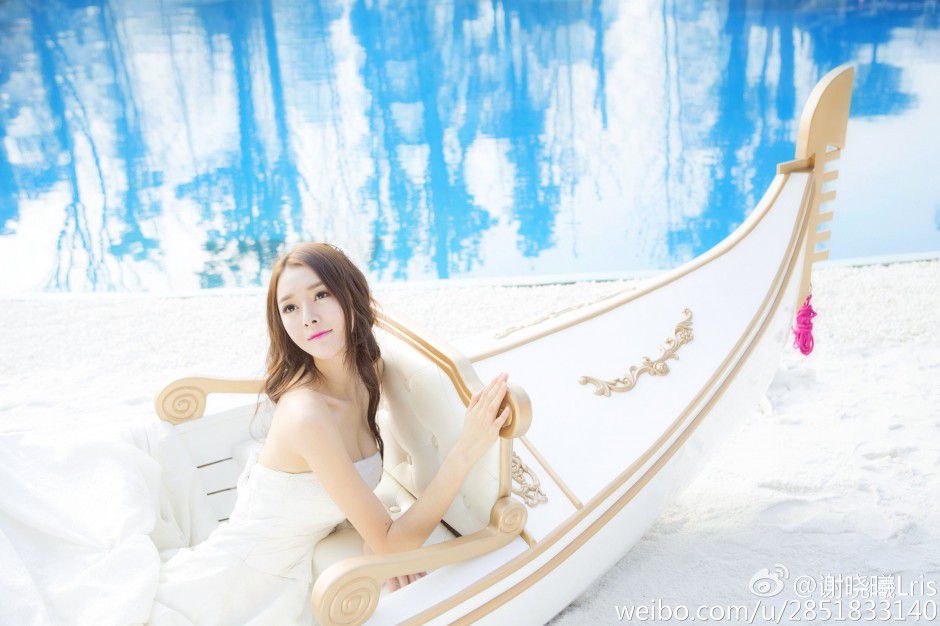 美胸模特谢晓曦Lris私房唯美写真图片