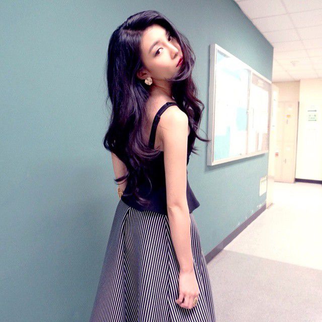 香港美女演员尹诗沛Nicole养眼美照图片