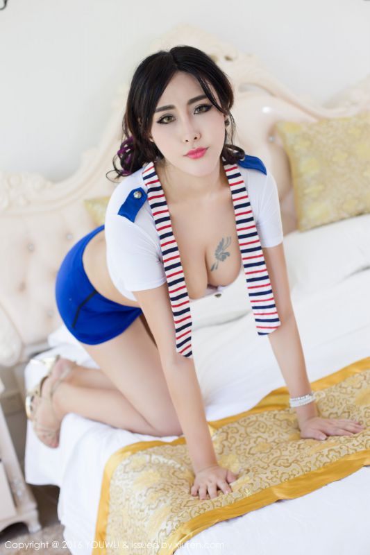 中俄混血儿孟狐狸私房制服诱惑图集