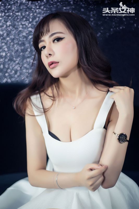 白美腿美女小绮高跟美腿私拍图片