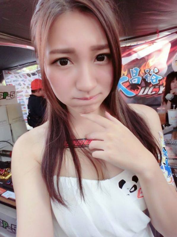 台湾大眼美女Tung彤(林俞彤)自拍图片大全