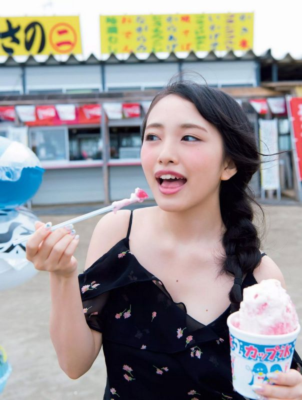 日本AKB48美少女向井地美音私拍图片欣赏