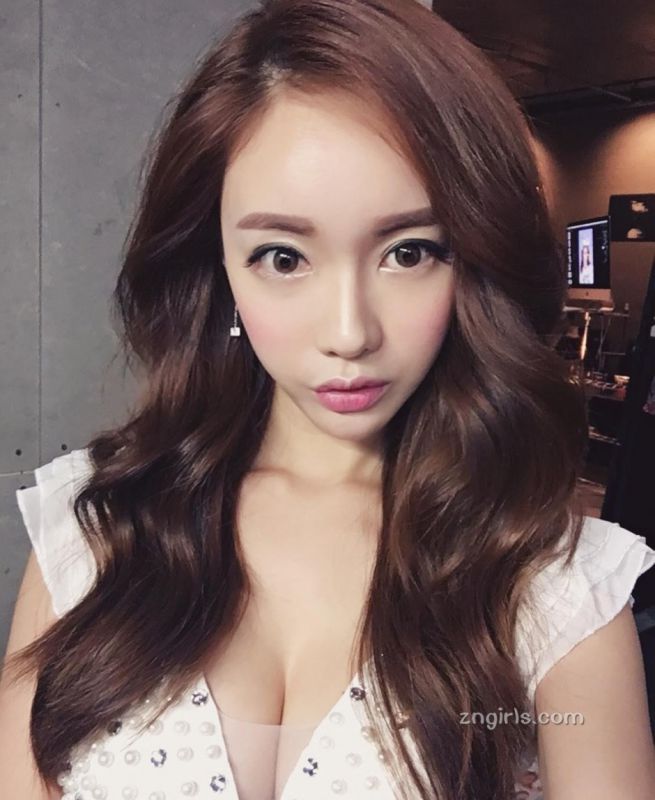 韩国美女模特Hyemi自拍写真图片