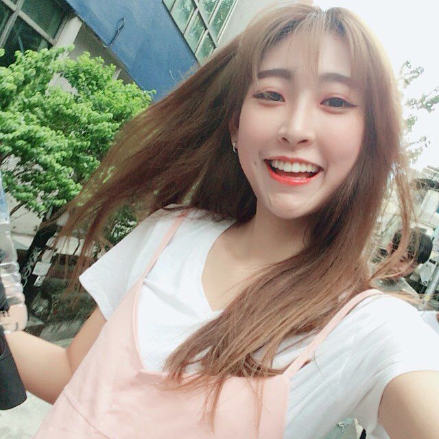 台湾女模特蔡宜家Ikea私拍美照图片