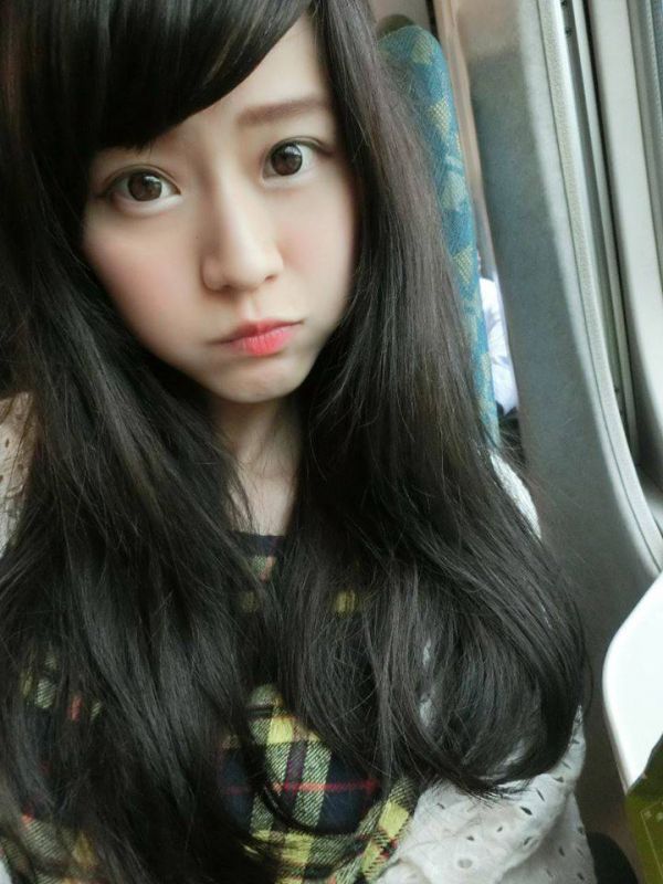 台湾清纯美女邱俞uWhite自拍写真