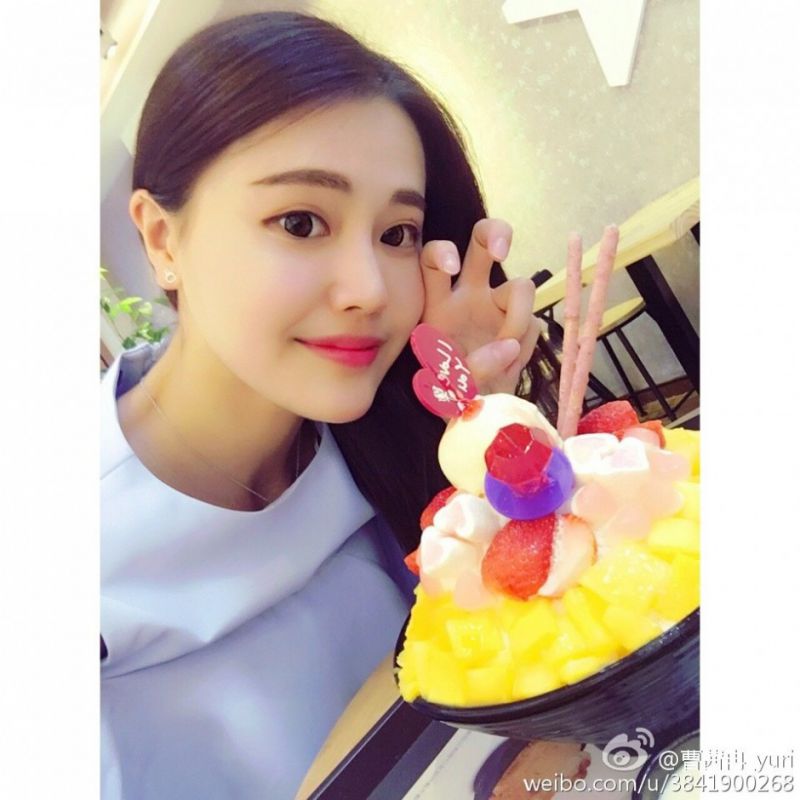 内地女模特曹茜冉Yuri展台私拍图片