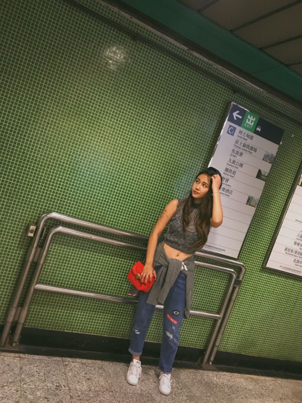 90后美少女徐蔚芸Tiki私拍写真图片
