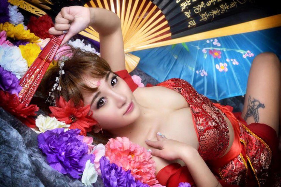 台湾女艺人黄楚欣Abby私拍写真图片
