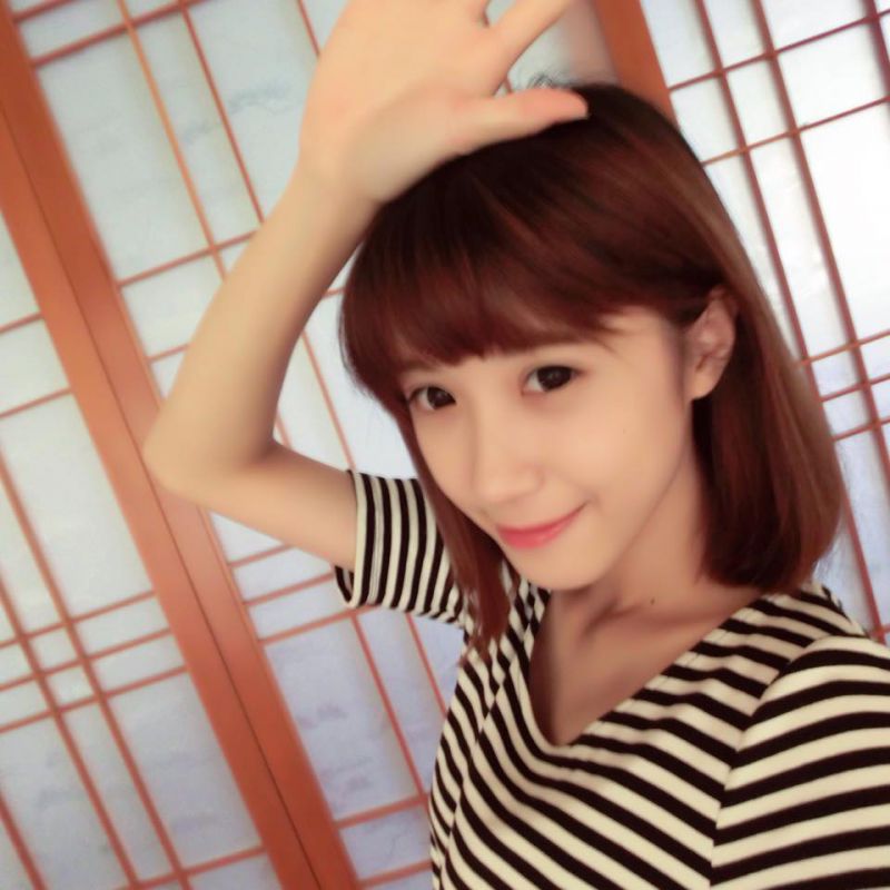 台湾美女校花籽籽(陈子钰)自拍图片合辑
