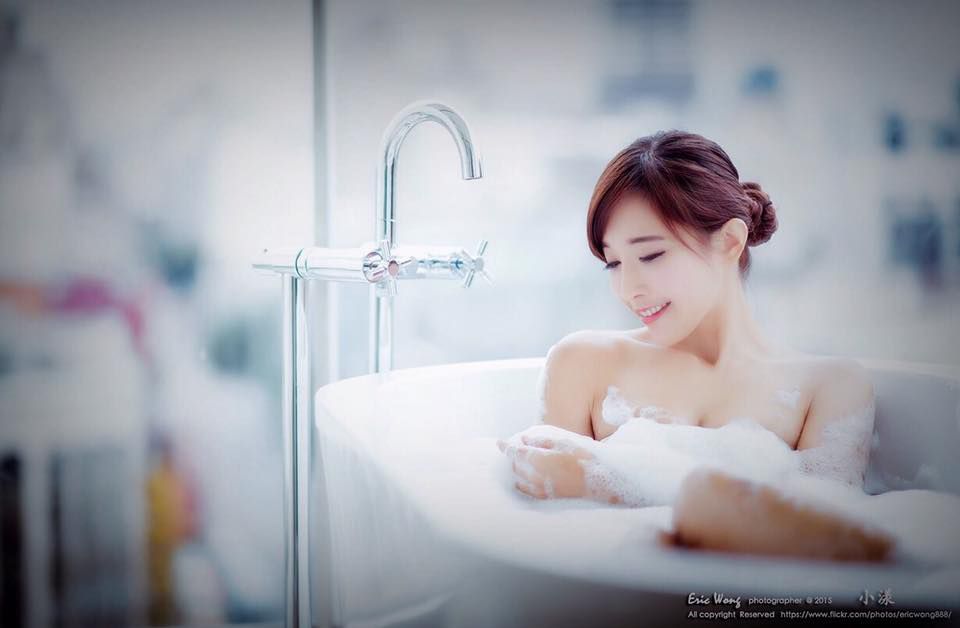 高清美女模特小漾沐浴私房写真图片