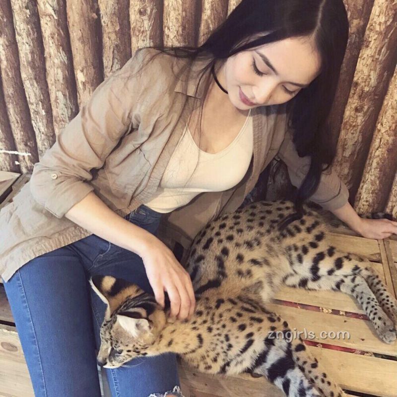 泰国美女Luna Ploy性感比基尼写真