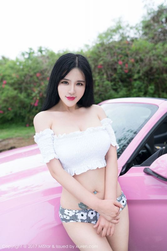 豪车御姐刘钰儿性感体态丰腴妩媚妖娆诱惑户外写真