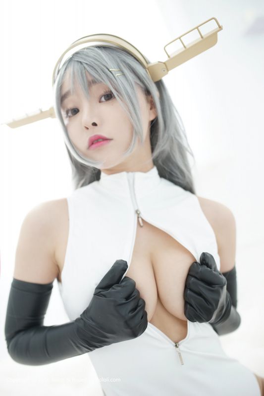 90后美胸美女柳侑绮COS性感酥胸诱惑