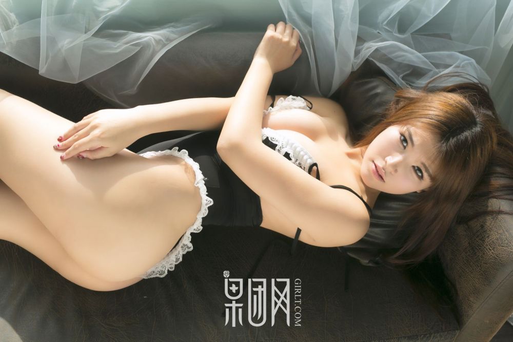 兔女郎向唯私房性感写真黑丝诱人