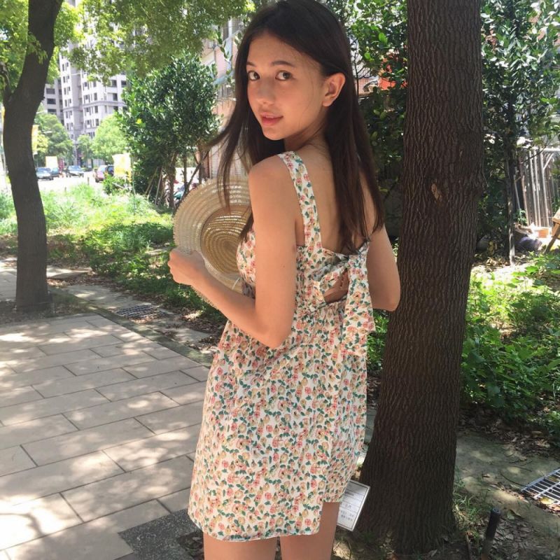 中德混血美女郑伊庭甜美生活照