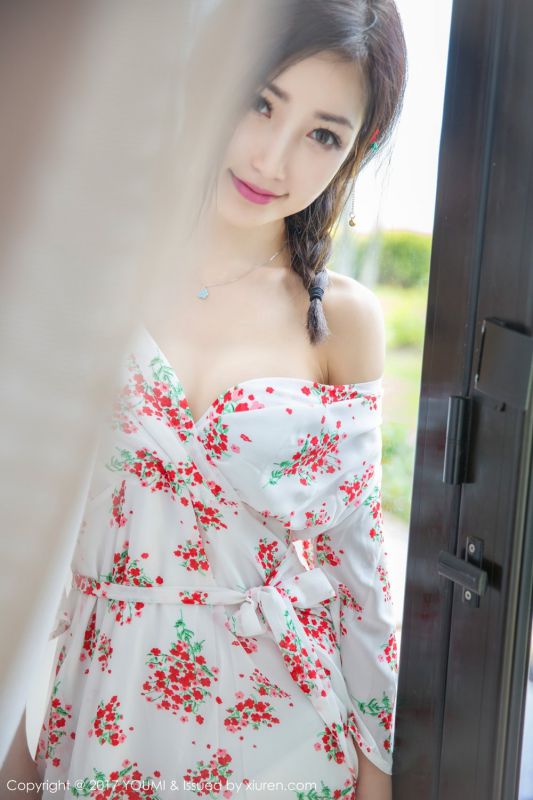 [YOUMI尤蜜荟]美女模特Yumi尤美连体比基尼写真