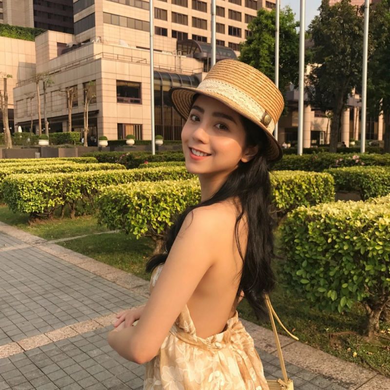 超美混血美女Tia生活美照笑容迷人