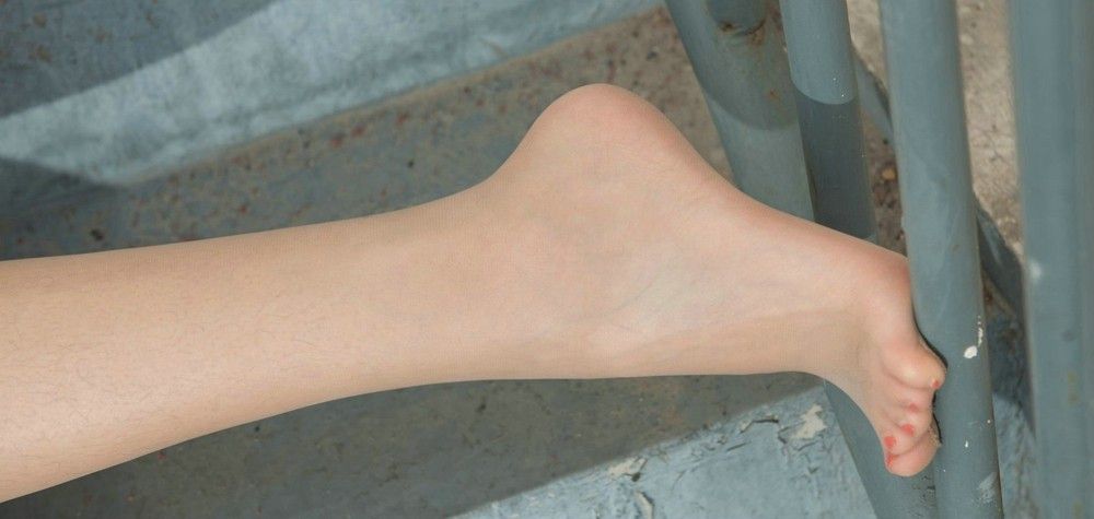 酷炫狂拽美女滑板高手校园街拍美腿撩人诱惑运动美女图片