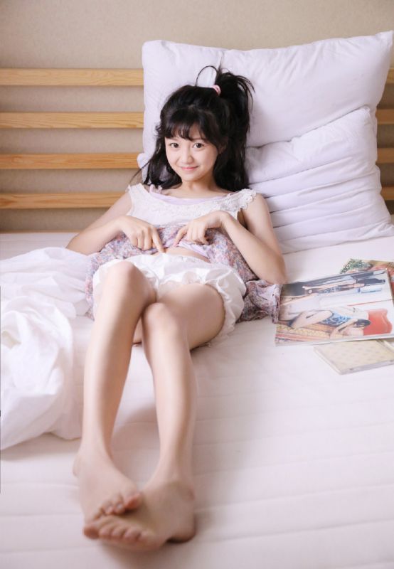 萌系正妹美女慵懒晨起居家睡衣可爱俏丽撩人生活图片