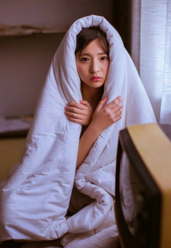 居家丰满美少女唯美白色蕾丝睡衣性感迷人私房照
