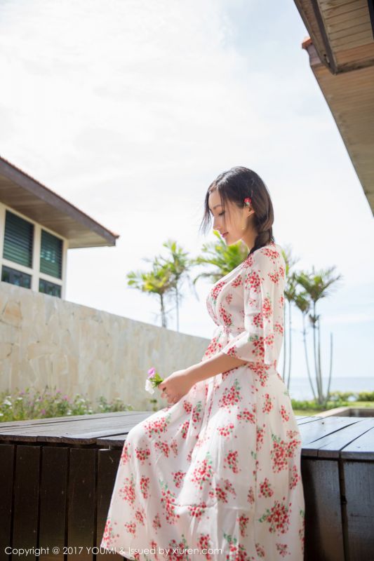 [YOUMI尤蜜荟]美女模特Yumi尤美连体比基尼写真