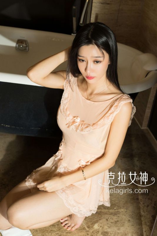 克拉女神模特吴倩倩浴室真空写真