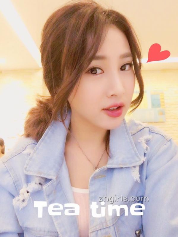台湾美女Jane少少比基尼私房照