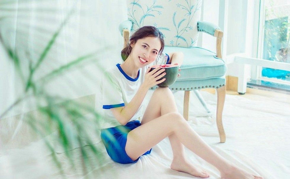 吃西瓜的俏皮可爱美少女唯美清甜夏日性感诱人私房照