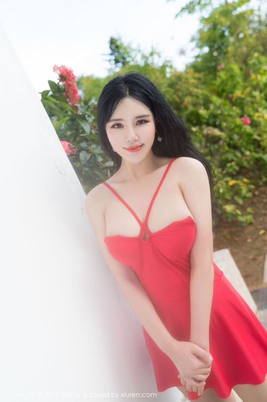 豪车御姐刘钰儿性感体态丰腴妩媚妖娆诱惑户外写真