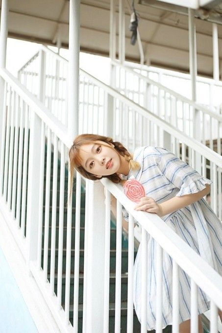 少女辫娃娃衣美女萝莉双马尾甜美户外摄影写真