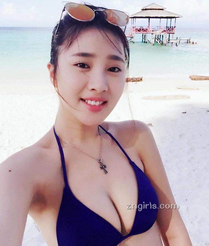 台湾美女Jane少少比基尼私房照
