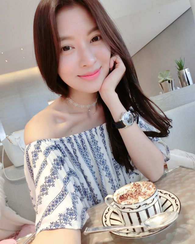 台湾平面模特张子蕾泳装私房照