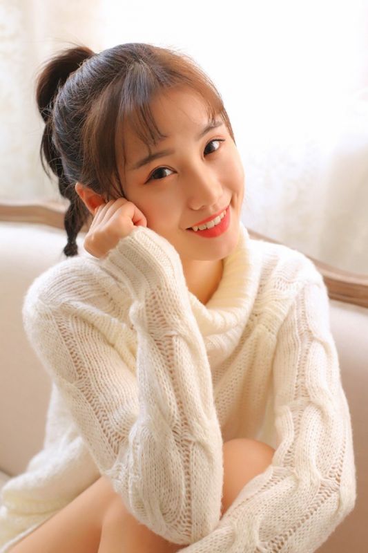 冬日清纯美女修长美腿诱惑人体艺术写真