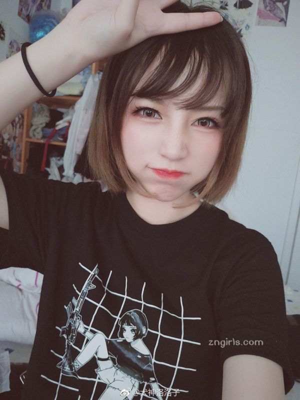 萝莉美女犬神洛洛子微博私房写真