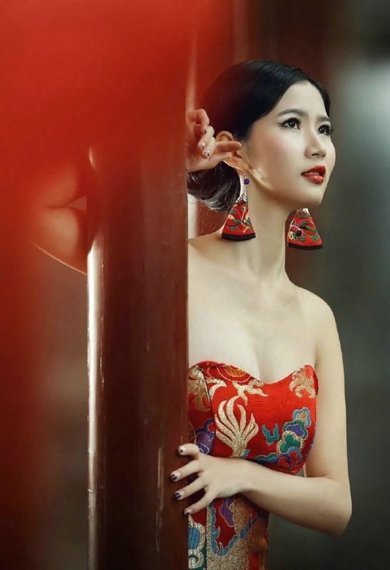 红色旗袍美女红唇冷艳中国风美得令人窒息艺术写真