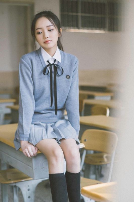 甜美少女操场马尾青春活力阳光校园写真