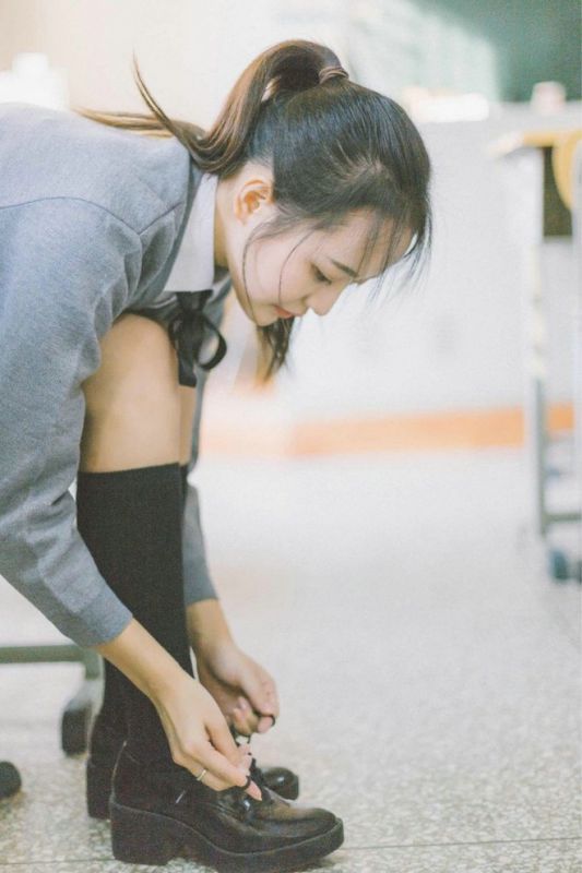 甜美少女操场马尾青春活力阳光校园写真