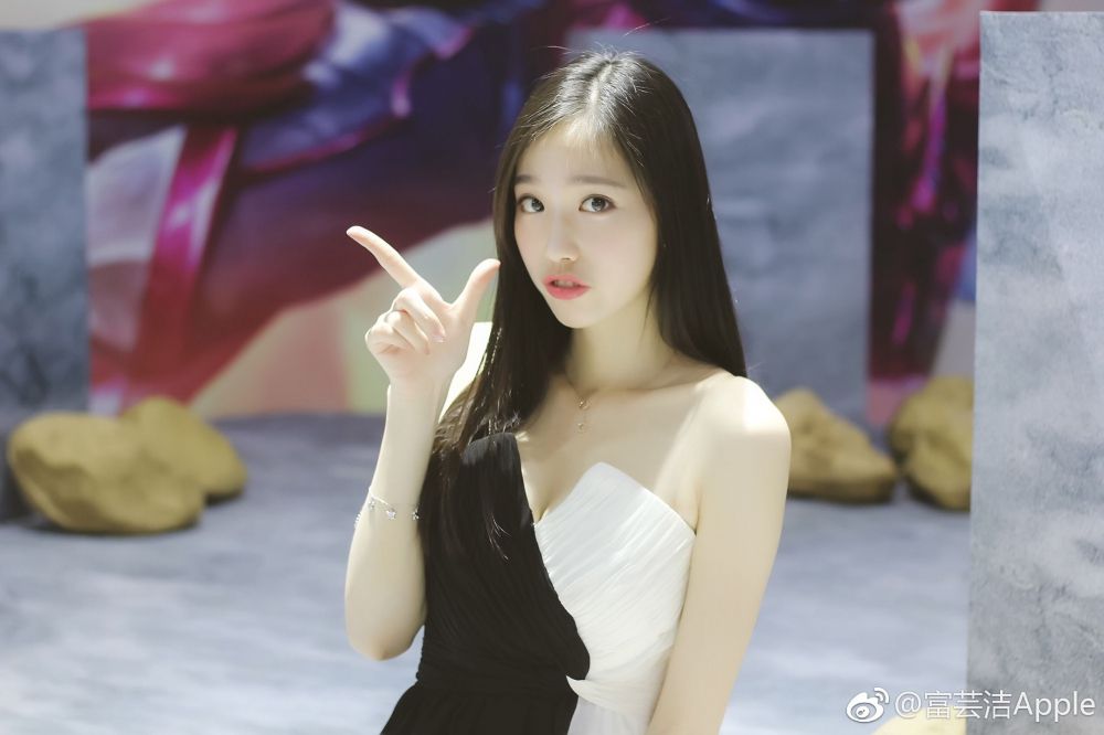 大长腿模特美女富芸洁Apple2017ChinaJoy三七互娱SG